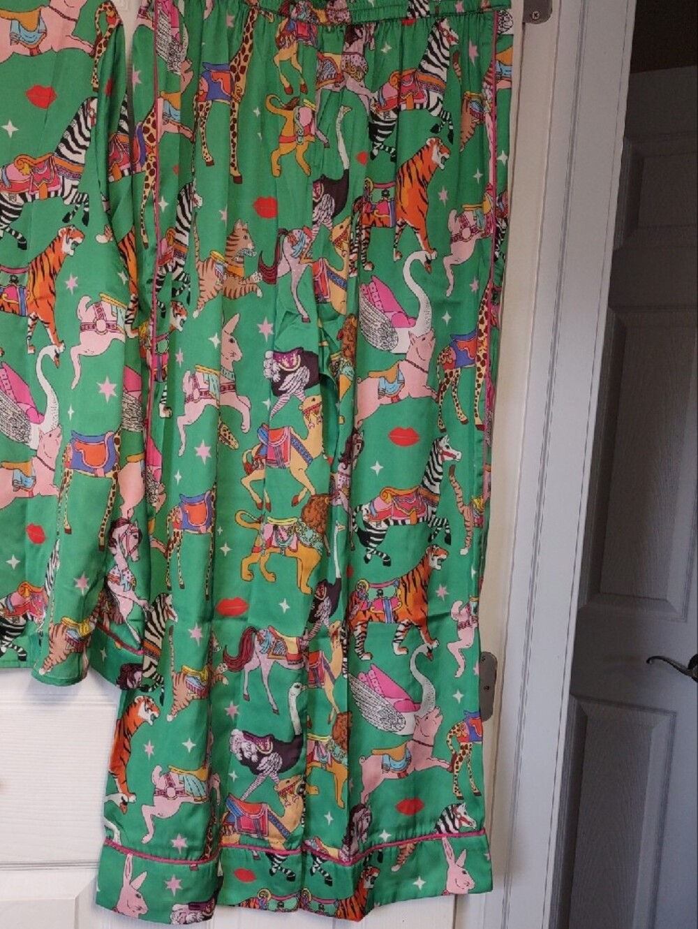 Karen Mabon Carousel Satin Pajama Set Medium M Whimsical Luxury Sleepwear.NWTS - Picture 12 of 15